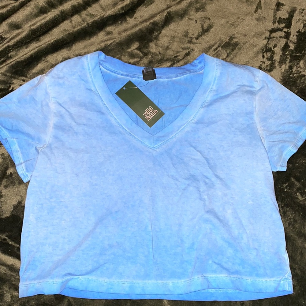 Cropped blue tshirt